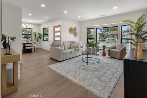 5944 Turnergrove Dr, Lakewood, CA, 90713-1943 | Card Image