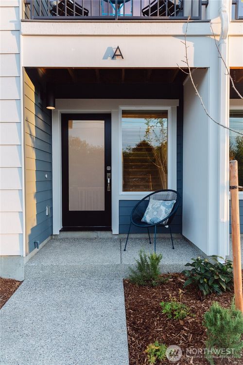 unit-d-3620 W Mukilteo Blvd, Everett, WA, 98203-1275 | Card Image