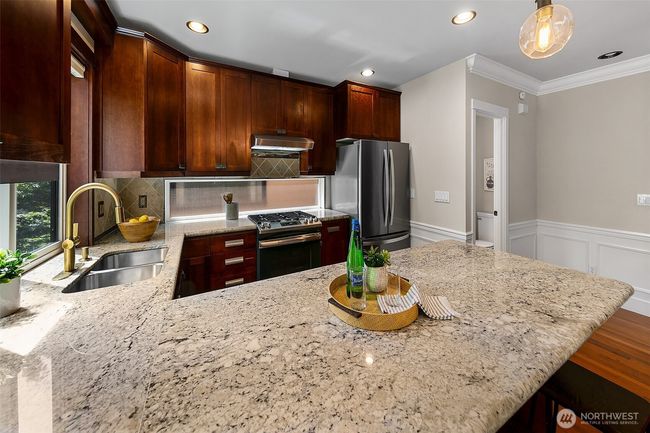 4314 Linden Ave N, Townhouse with 3 bedrooms, 4 bathrooms and 1 parking in Seattle WA | Image 12