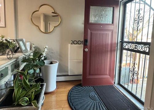 20015 33rd Ave, Bayside, NY, 11361-1007 | Card Image