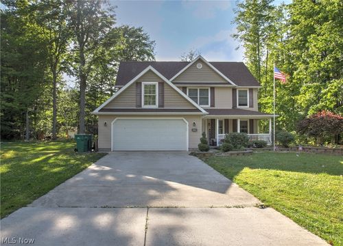2157 Flame Lake Dr, Roaming Shores, OH, 44084-9434 | Card Image