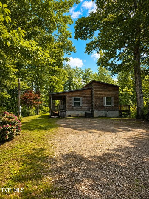 2242 Divide Rd, Mountain City, TN, 37683-1385 | Card Image