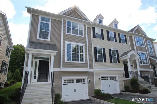 10-10 Moorland Dr, Danbury, CT, 06810-1513 | Card Image
