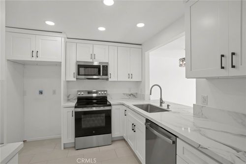 4719 Knickerbocker Ln, Riverside, CA, 92501-3935 | Card Image