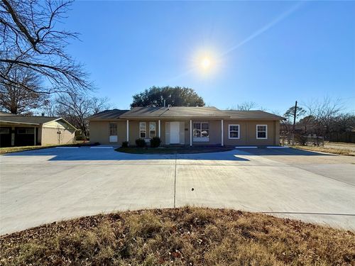 2540 W Rochelle Rd, Irving, TX, 75062-7117 | Card Image