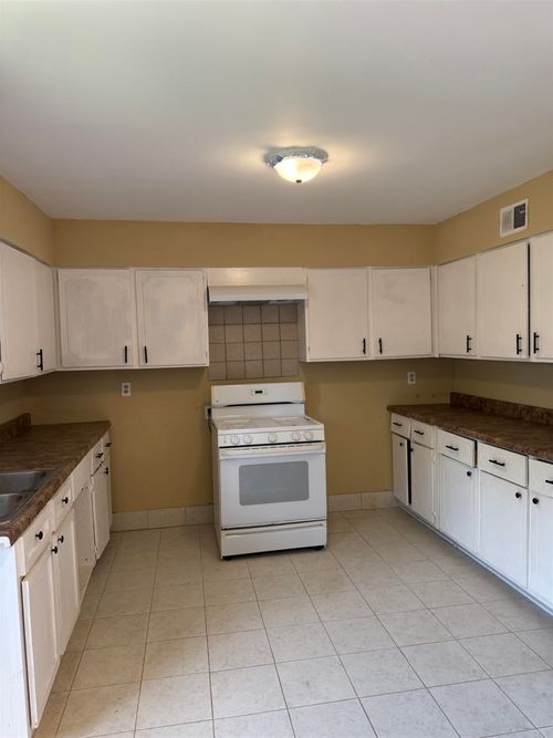 apt-3a-3218 Thirteen Colony Mall, Memphis, TN, 38115-2961 | Card Image