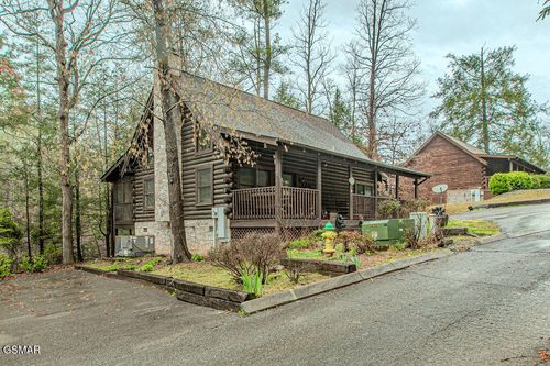 709 Golden Eagle Way, Pigeon Forge, TN, 37863 | Card Image