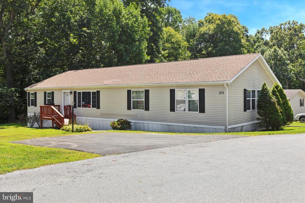Sharon Dr, Nottingham, PA 19362