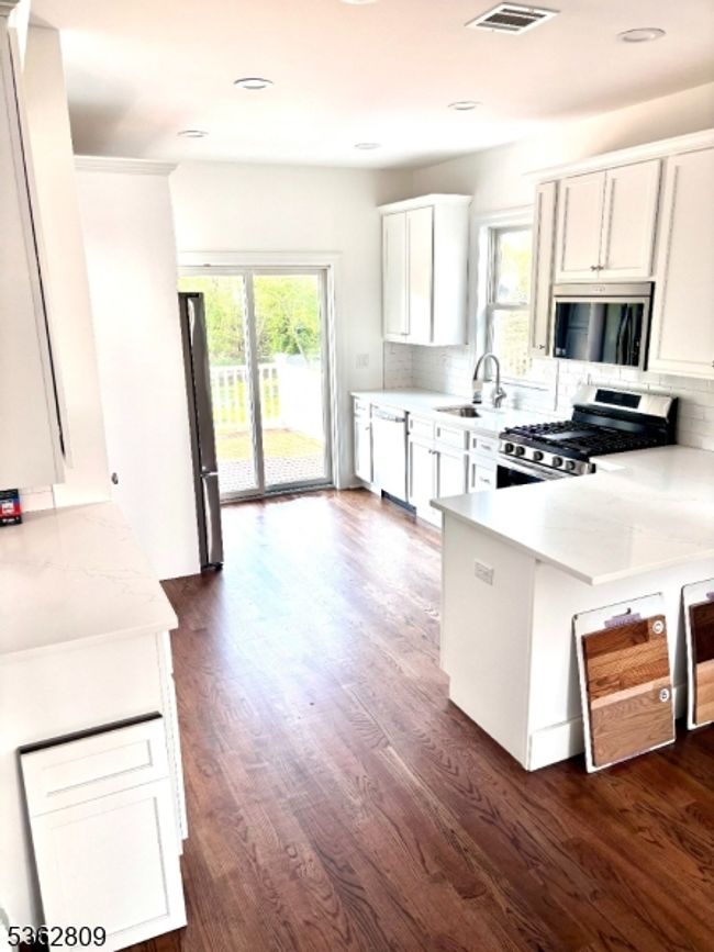 20 Birdie Ln, House other with 3 bedrooms, 2 bathrooms and null parking in Boonton Twp NJ | Image 4