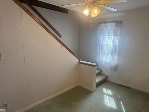 8233 Wilson Dr, Utica, MI, 48316 | Card Image