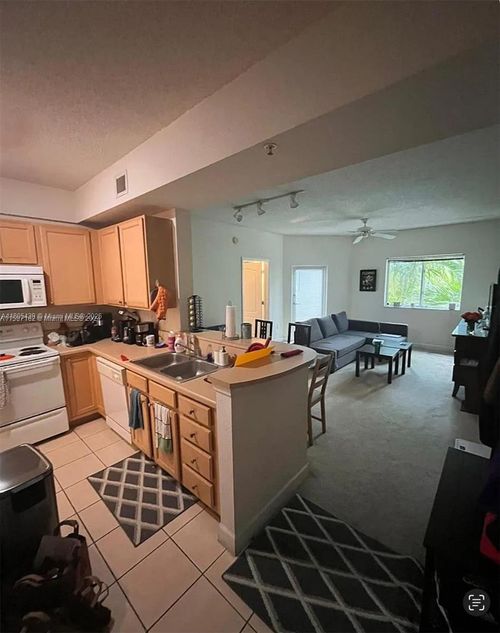 apt-330-6001 Sw 70th St, South Miami, FL, 33143-3429 | Card Image