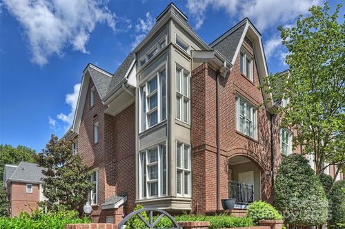 321 W 7th St, Charlotte, NC, 28202-1607 | Card Image