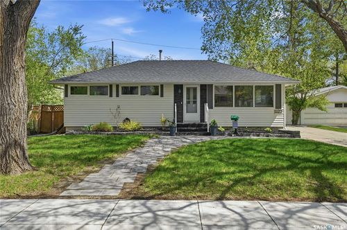 1120 Broadway Ave E, Regina, SK, S4N1A8 | Card Image