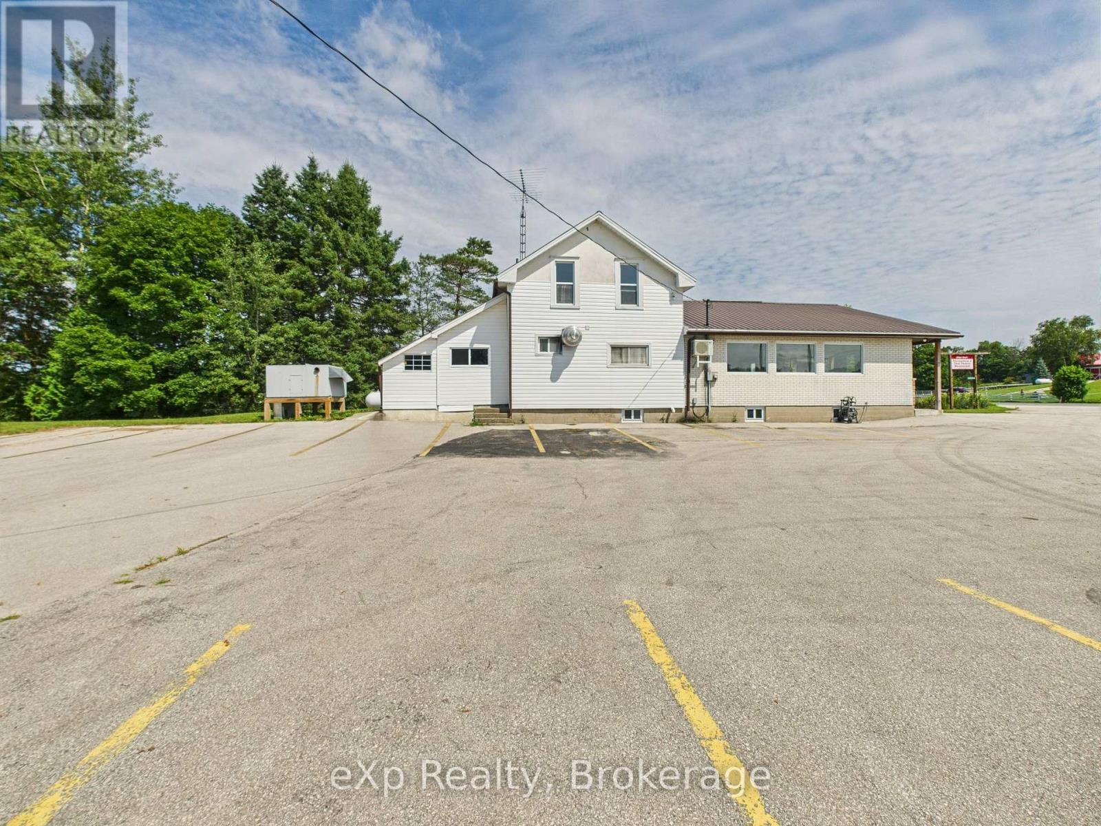 Commercial Sale in Chatsworth 4