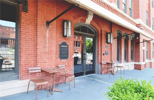 apt-310-200 Main St, Kansas City, MO, 64105-1282 | Card Image