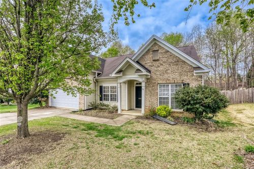 4075 Shadetree Dr, Winston Salem, NC, 27107-3793 | Card Image