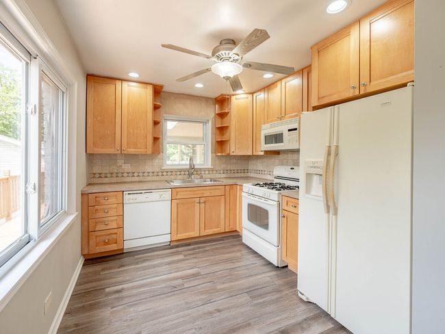 566 Glendale Ave, House other with 3 bedrooms, 1 bathrooms and 2 parking in Glen Ellyn IL | Image 6