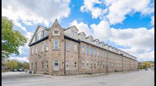 110-25 Concession St, Cambridge, ON, N1R2G6 | Card Image