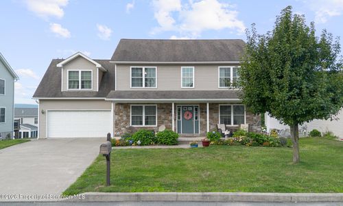 522 Wisteria Dr, Pittston, PA, 18641-3207 | Card Image