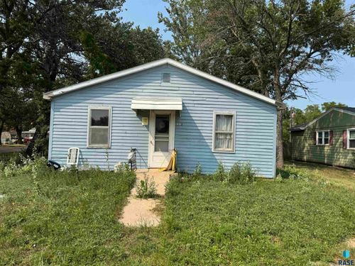 602 E 1st St Street, Plankinton, SD, 57368 | Card Image