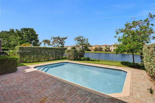 643 Ne 191st Ter, Miami, FL, 33179-3972 | Card Image
