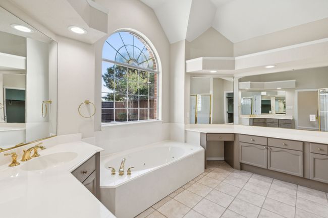 Primary bathroom | Image 17