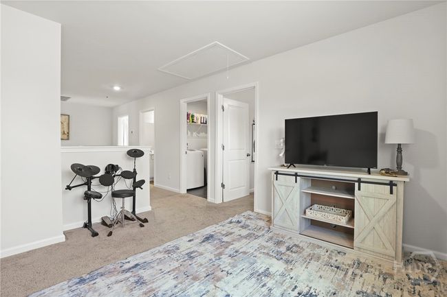 Upstairs loft | Image 26