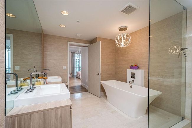 UNIT-2105 - 17111 Biscayne Blvd, Condo with 2 bedrooms, 3 bathrooms and null parking in Aventura FL | Image 34