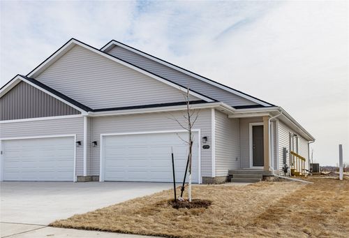 2729 13th St Ne, Bondurant, IA, 50035-2700 | Card Image