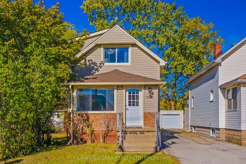 5231 Kitchener St, Niagara Falls, ON, L2G1B4 | Card Image