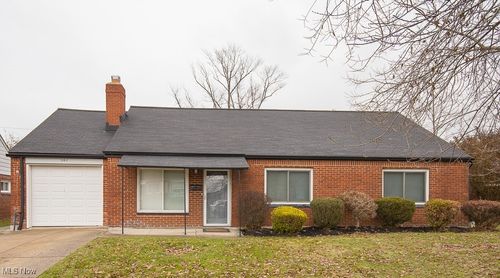 587 Hemlock Drive, Euclid, OH, 44132 | Card Image