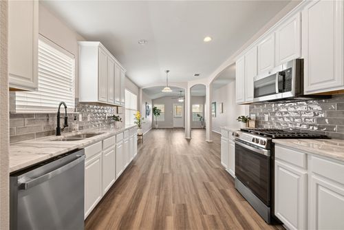 20105 Harrier Flight Trl, Pflugerville, TX, 78660-2941 | Card Image