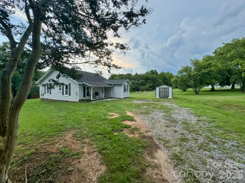 727 Ed Hamrick Rd, Shelby, NC, 28150-9398 | Card Image