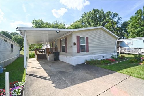 25 Dogwood Dr, Beloit, OH, 44609-9764 | Card Image