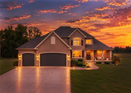 34508 Jingo Rd, Paola, KS, 66071-7220 | Card Image