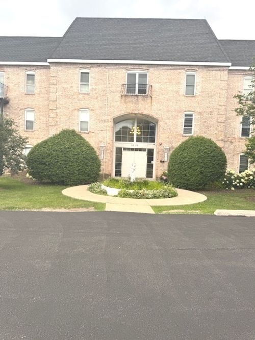 c305-5201 Carriageway Dr, Rolling Meadows, IL, 60008-3989 | Card Image