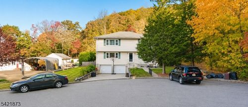 28 Carr St, Pompton Lakes, NJ, 07442-2006 | Card Image