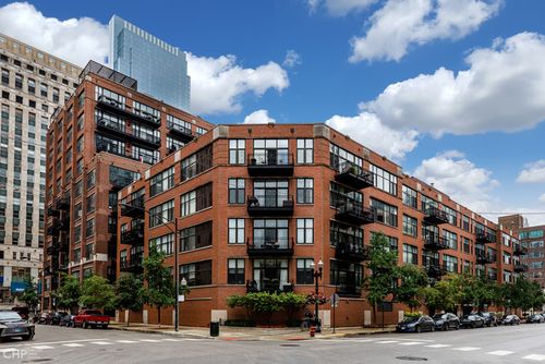 412-333 Hubbard St, Chicago, IL, 60654-4968 | Card Image