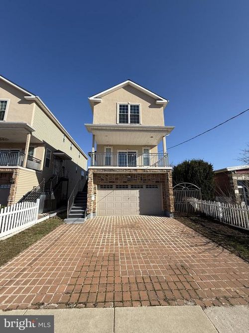 7723 Algon Ave, PHILADELPHIA, PA, 19111-2822 | Card Image