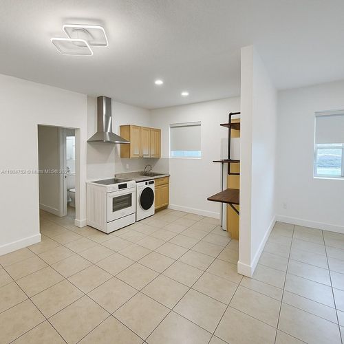 apt-106-1021 Nw 3rd St, Miami, FL, 33128-1194 | Card Image