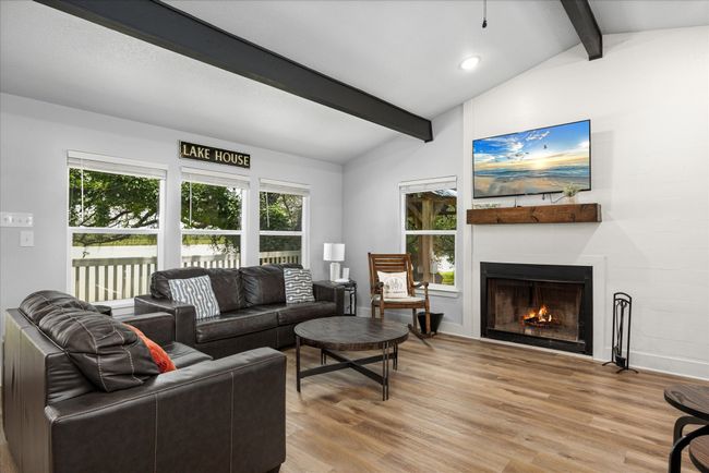 5986 Field Ct, House other with 3 bedrooms, 1 bathrooms and null parking in Granbury TX | Image 4