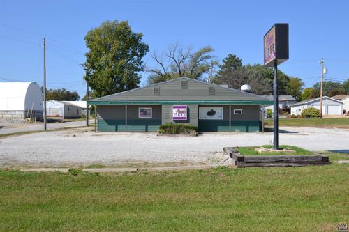 1304 Topeka Ave, Lyndon, KS, 66451-9513 | Card Image