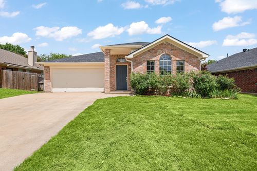 708 Carette Dr, Fort Worth, TX, 76108-4662 | Card Image