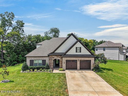 110 Aspen Dr, Lenoir City, TN, 37771-2006 | Card Image