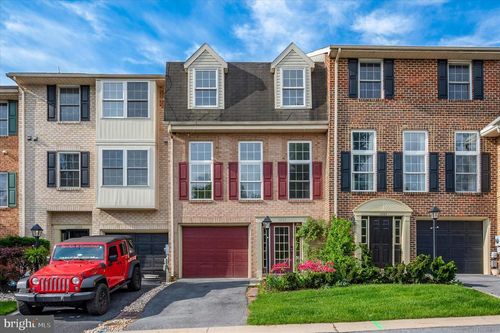 1261 Lindsay Ln, HAGERSTOWN, MD, 21742-4619 | Card Image