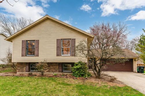 125 S Deerpath Dr, Vernon Hills, IL, 60061-2413 | Card Image