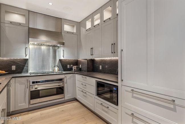 C - 141 E Meadow Dr, Condo with 2 bedrooms, 3 bathrooms and 1 parking in Vail CO | Image 14