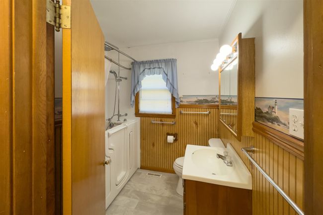 110 N Washington St, House other with 3 bedrooms, 1 bathrooms and 2 parking in Hudson IL | Image 11
