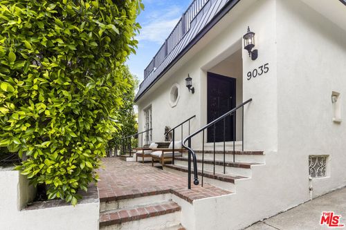 9035 Lloyd Pl, West Hollywood, CA, 90069-5504 | Card Image