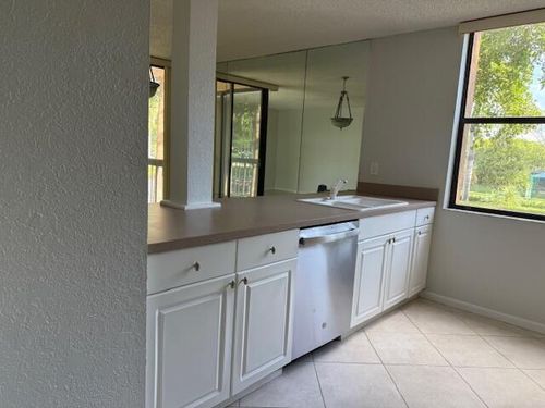 8211-500 Egret Cir, Delray Beach, FL, 33444-7912 | Card Image